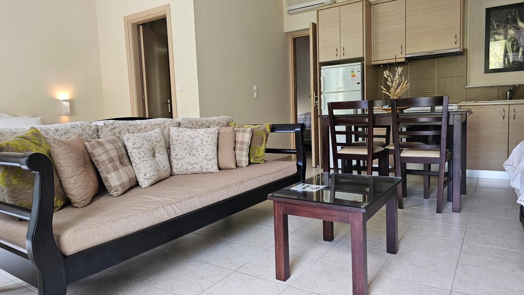 Naiades Villas Каристос Екстериор снимка