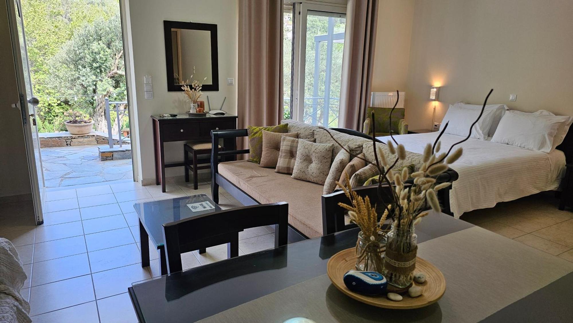 Naiades Villas Каристос Екстериор снимка