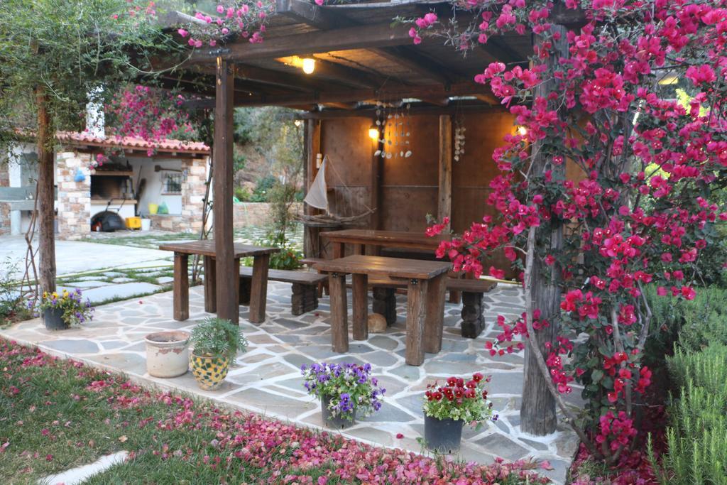 Naiades Villas Каристос Екстериор снимка